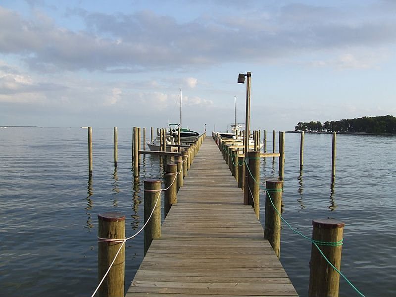 Community Pier / Boat Slips