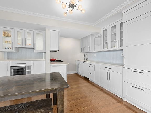 3rd image of 77 7th Ave APT 21P