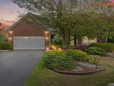 1228 Parkland Rd, Lake Orion, MI, 48360