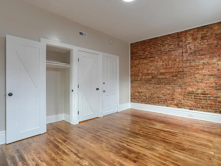 1526 Green St #2 — Photo 17