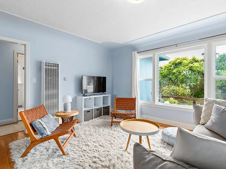 620 Almar Ave — Photo 4