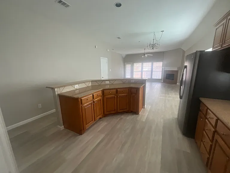 11535 Yoakum Dr — Photo 7