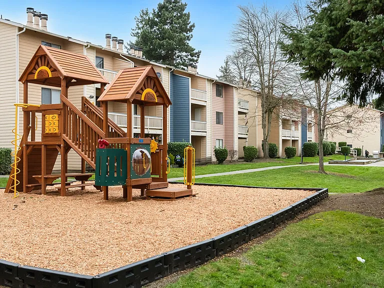 Crystal Springs Apartments — Photo 12