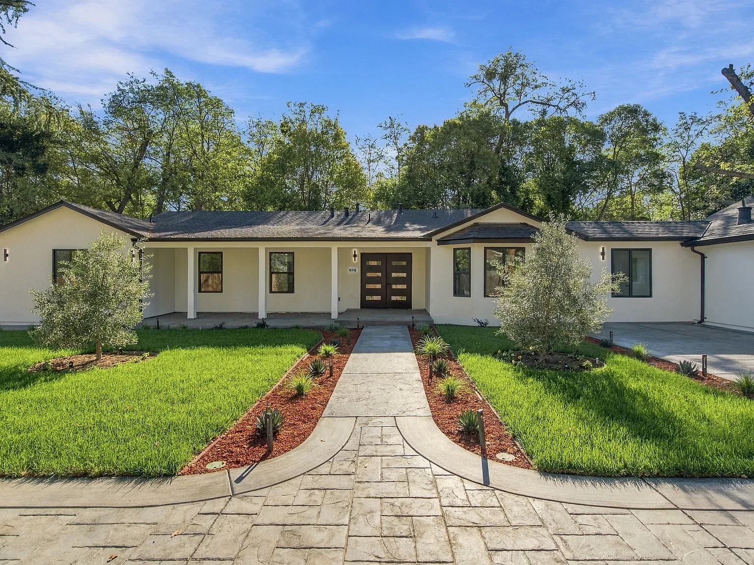 6 bed, 5.5 bath, 3663 sqft, $12,000 — Photo 4