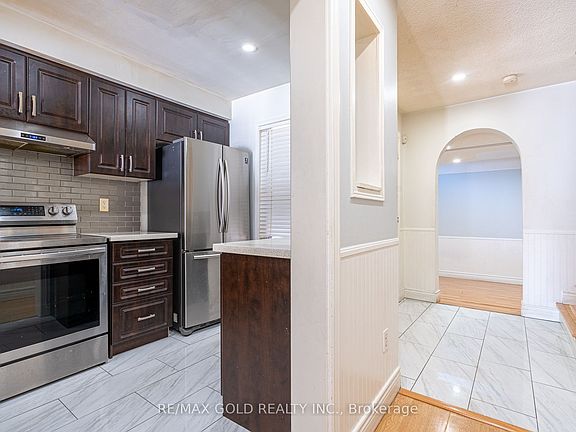 4th image of 25 Clover Bloom Rd