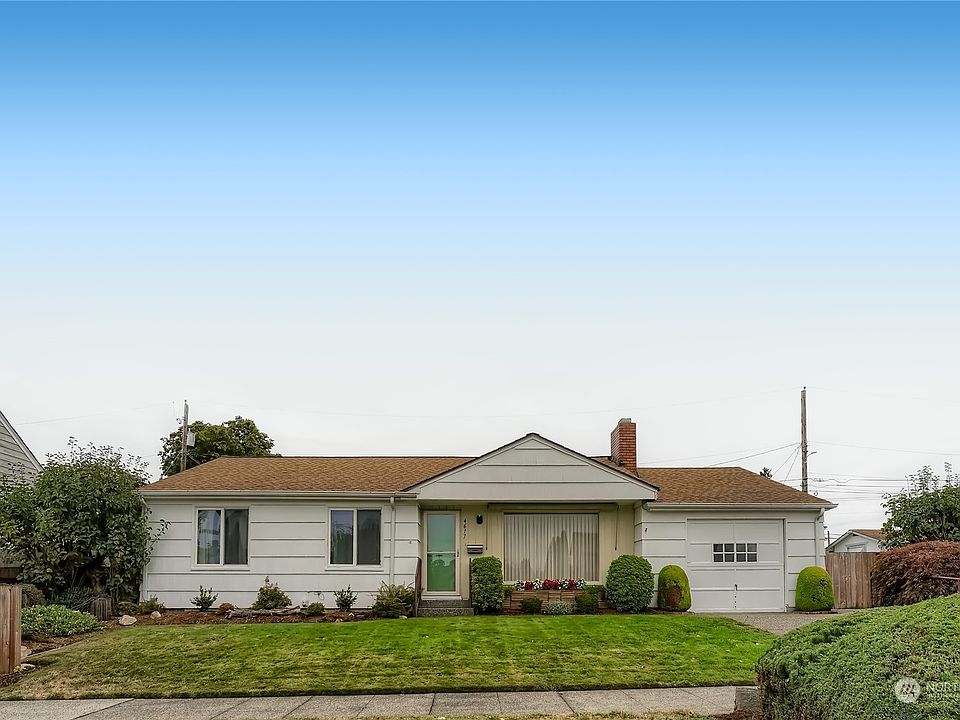 First time home buyers, down sizers, investors, come take a look. Really nice home, lot's of potential!>