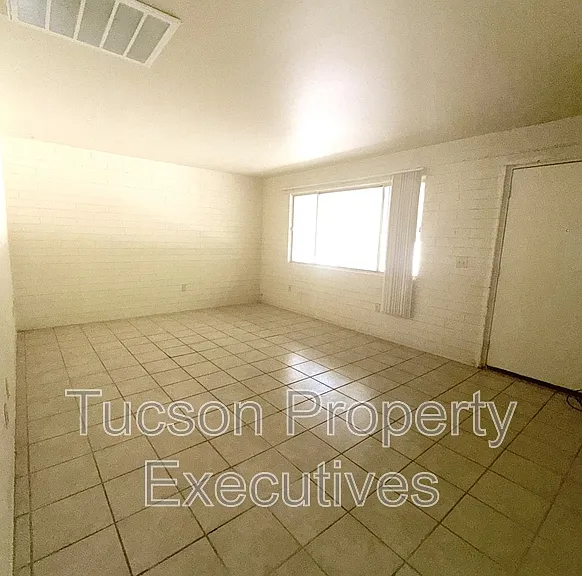 8922 S Nogales Hwy — Photo 10