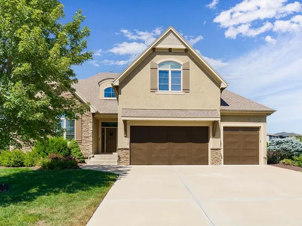 12126 W 164th Ter, Overland Park, KS 66221