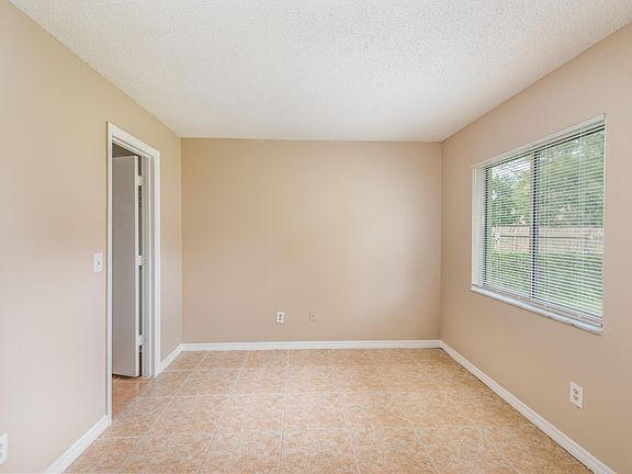 4th image of 1431 Candlewyck Dr