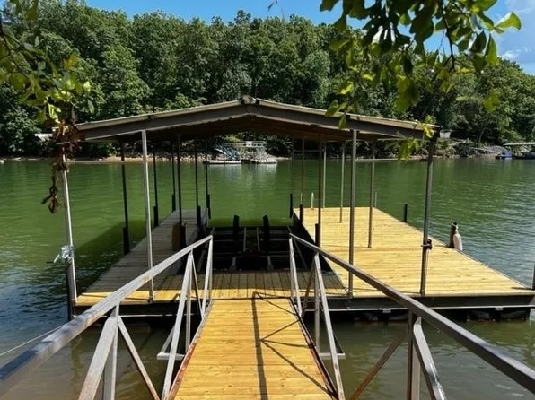 105 Indian Ct, Westminster, SC 29693