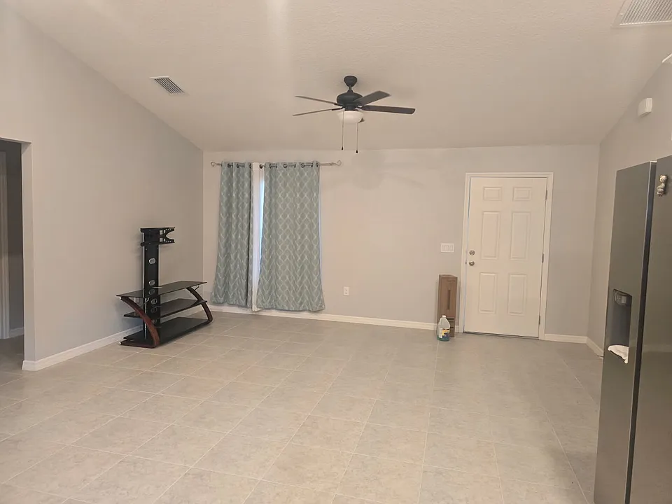 135 NW 3rd Ave