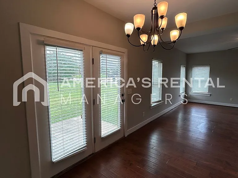 300 Oakwell Cir — Photo 14