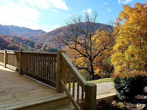 4th image of 210 Triple Fork Rd
