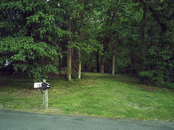 2nd image of River Bend Ln