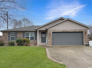 6411 Acadia Dr, Newburgh, IN 47630