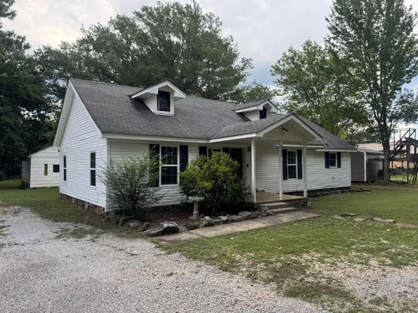 303 N Bayou Dr, Mountain View, AR 72560
