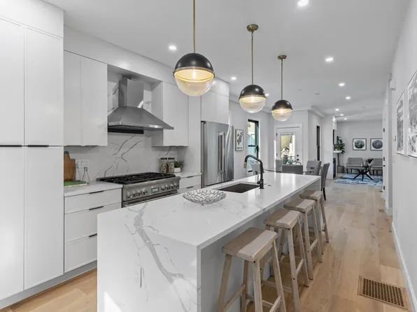 93 Thorndike St #93, Cambridge, MA 02141