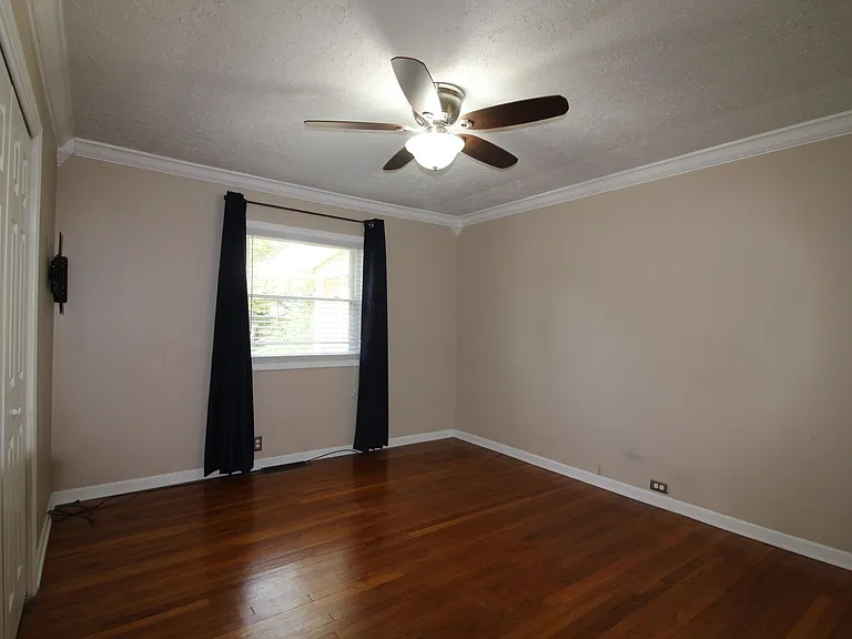 101 E Magnolia Ln — Photo 12