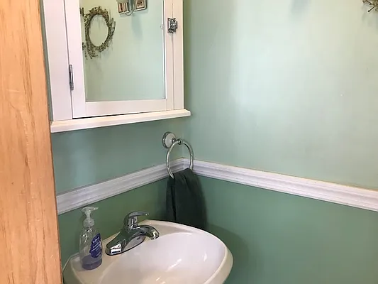 Sold by Ben Bay Realty Co | media 9