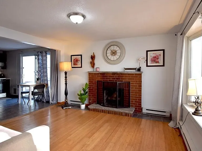 81 Francis St — Photo 3