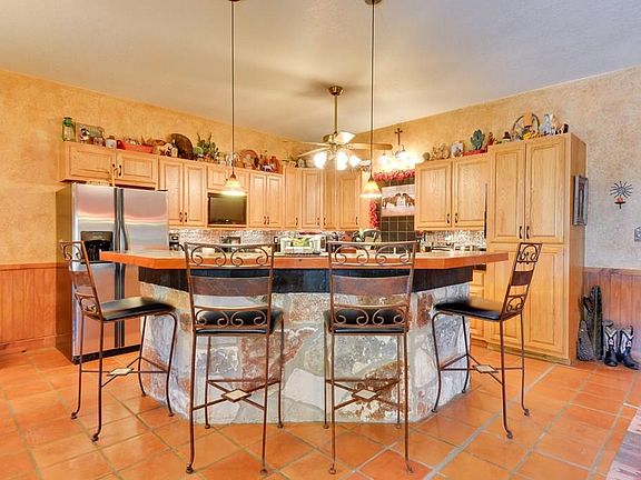 2nd image of 323 Vic Ln