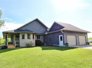 2793 Hidden Falls Rd, Decorah, IA 52101