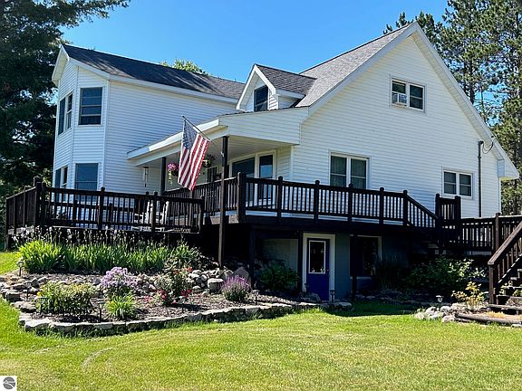 3rd image of 21238 Lakola Rd