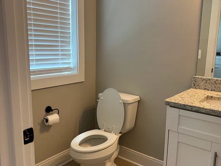 1121 Lawrence Ave #7 — Photo 14