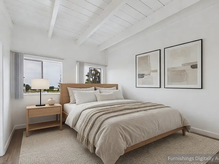 205-215 W Roderick Ave #5 — Photo 2