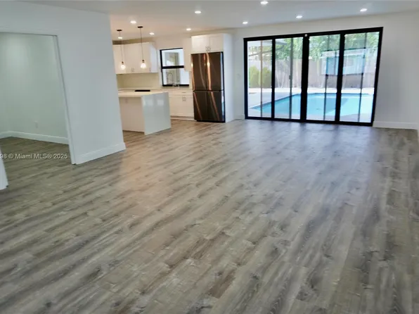 7321 Allen Dr, Hollywood, FL 33024