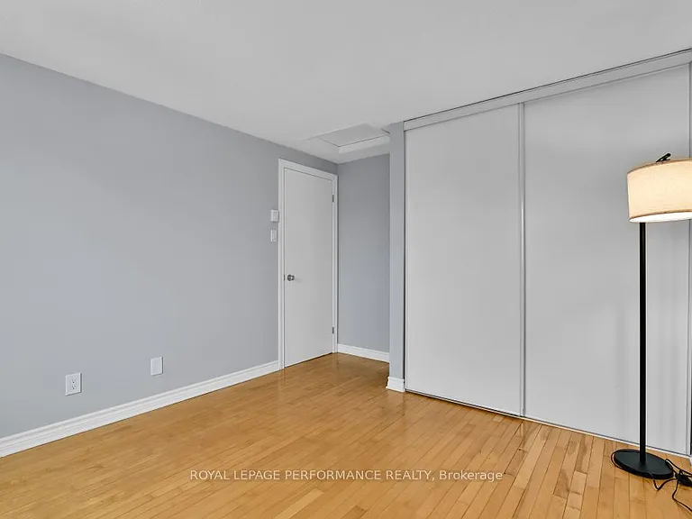 1286 Cedarcroft Cres — Photo 22