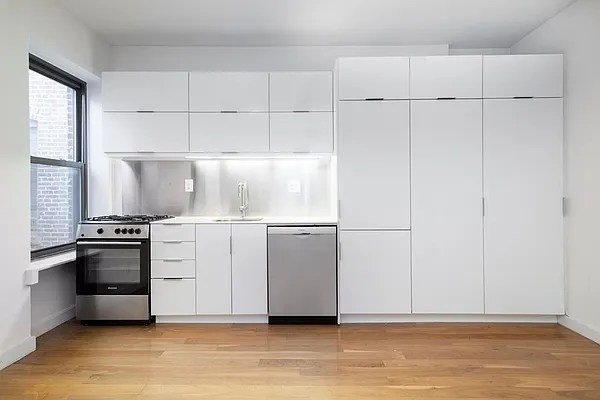 Rented by REAL New York | media 7