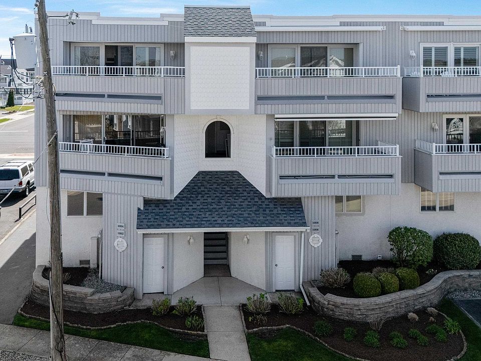 1st image of 10802 Sunset Dr #1
