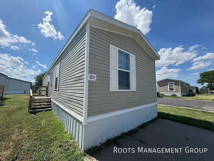 1st image of 1010 Reservation Rd #E01