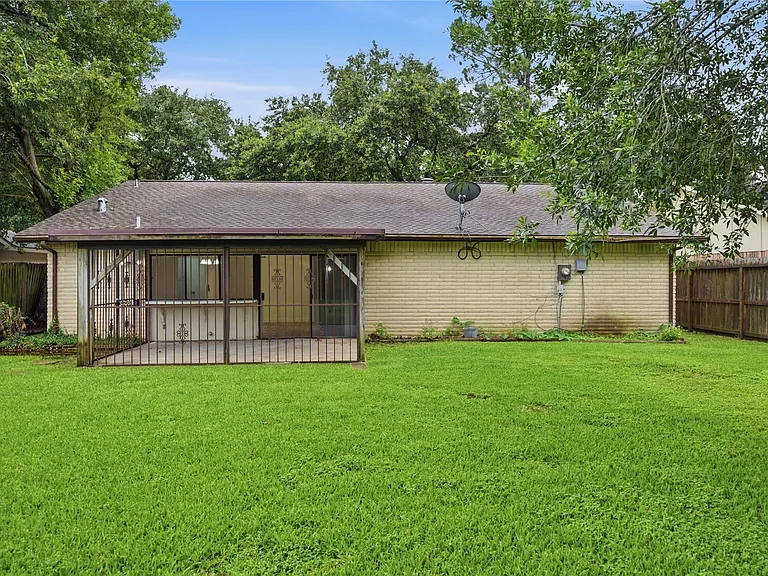 2126 Quail Valley East Dr — Photo 33