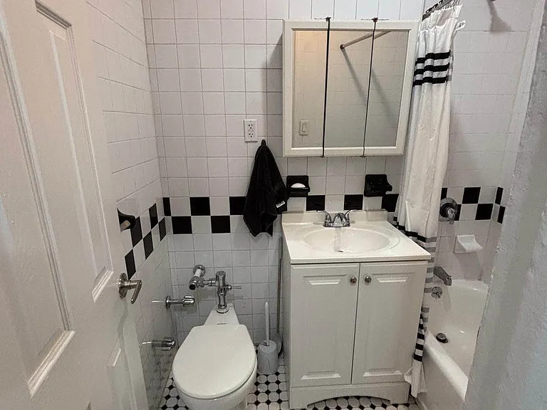 35-54 87th St #2G — Photo 8