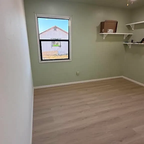 1194 Andover Rd — Photo 3