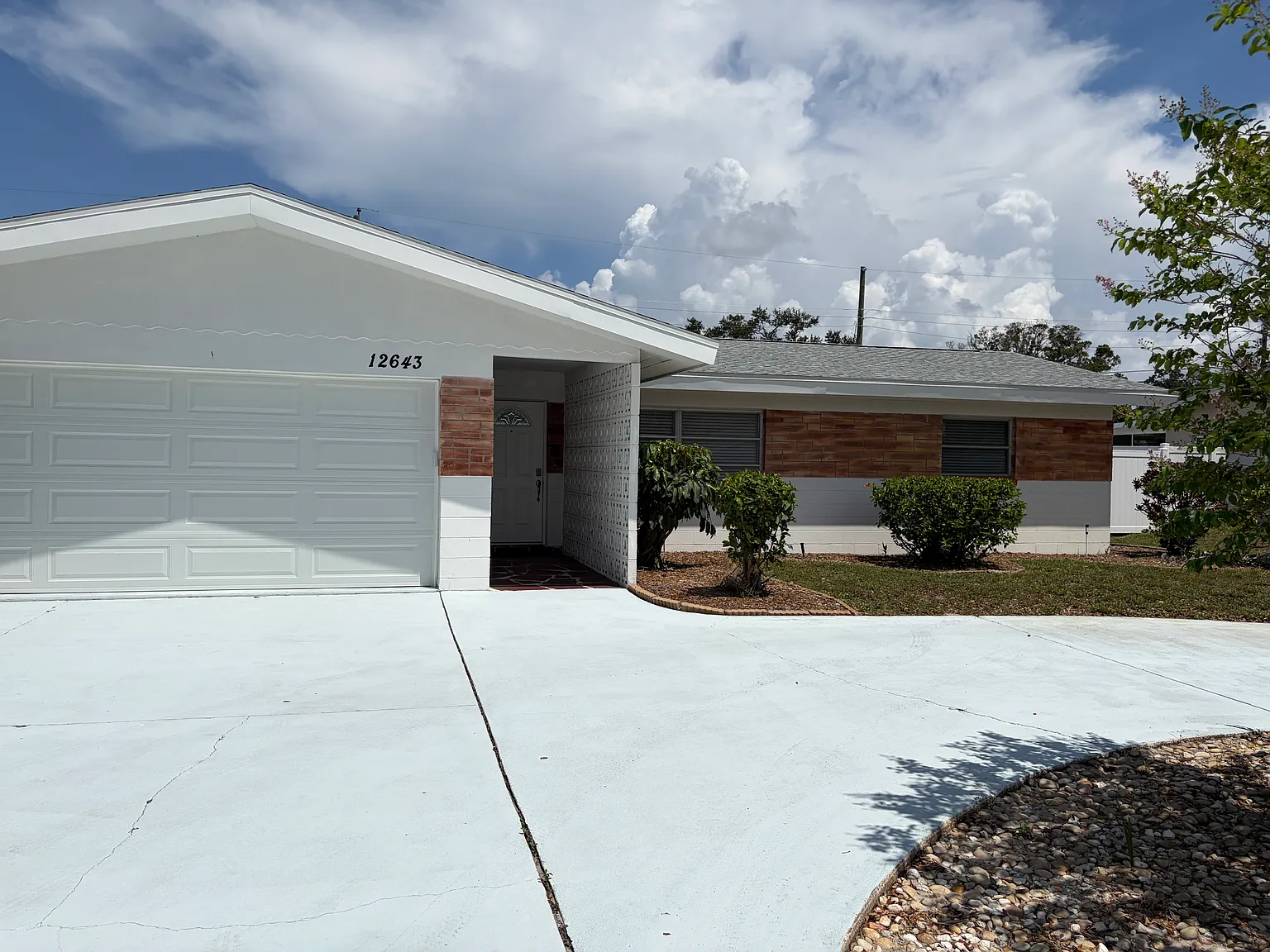 3 bed, 1243 sqft, $3,100 — Photo 1