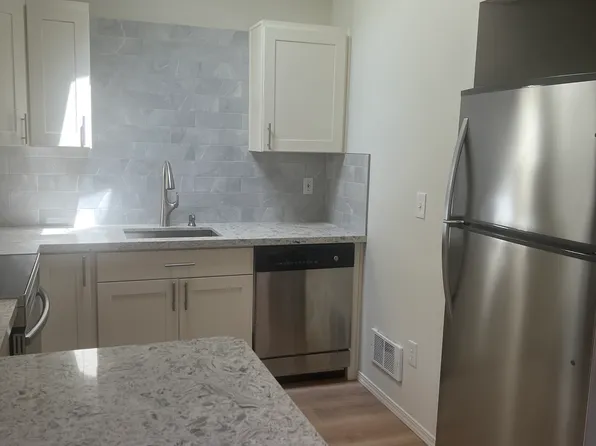 23915 Edmonds Way Unit B, Edmonds, WA 98026
