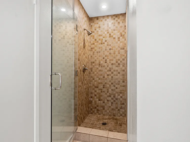 11100 Acama St #13 — Photo 8