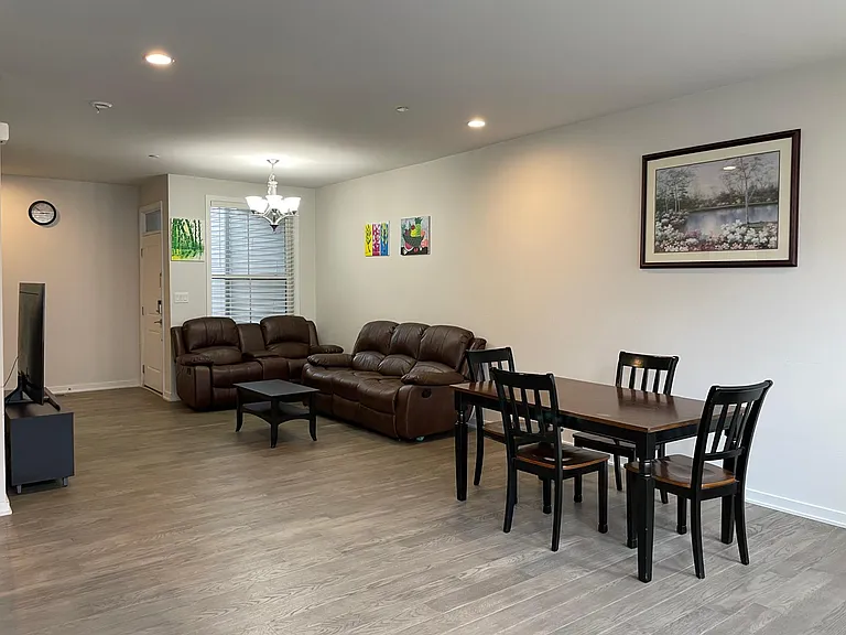 294 Kennedy Dr — Photo 13