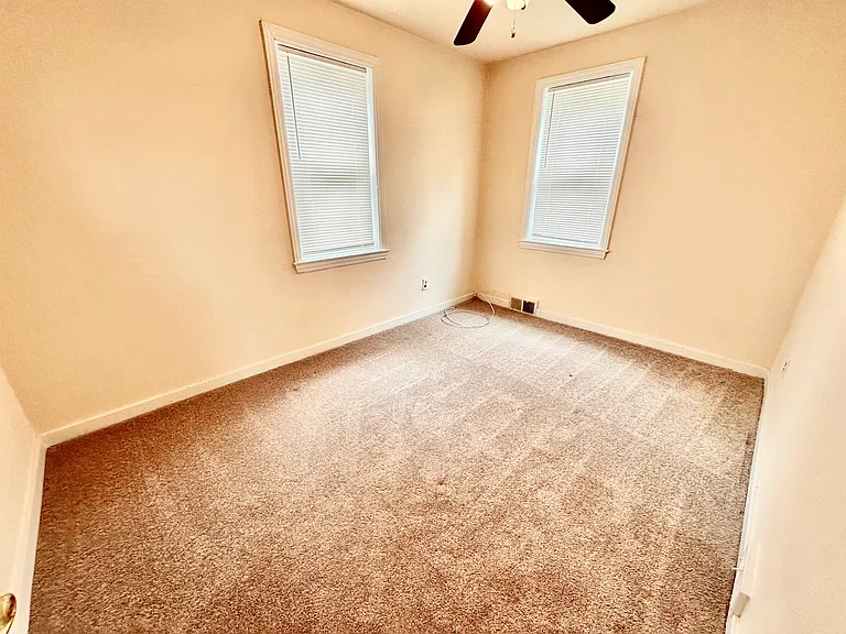 8730 Wissahickon Ave — Photo 15