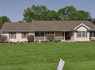 9190 N Barker Rd, Byron, IL 61010