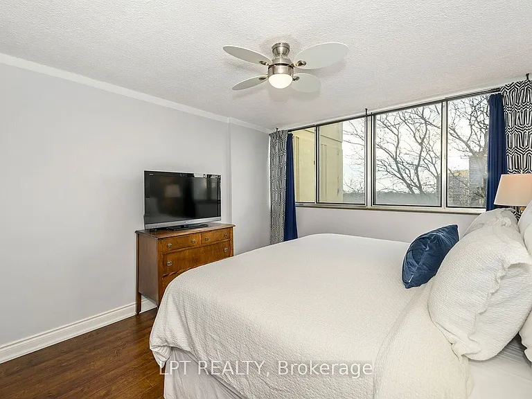1300 Marlborough Ct #534 — Photo 36