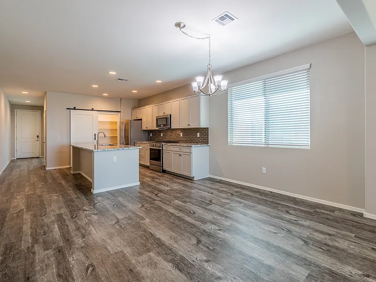 10324 S Barlow Way — Photo 5