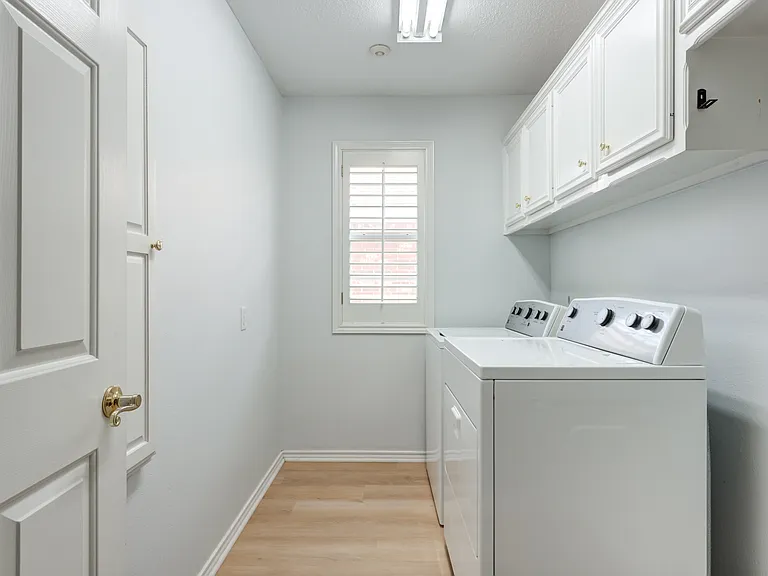 105 N Vale Ave — Photo 35