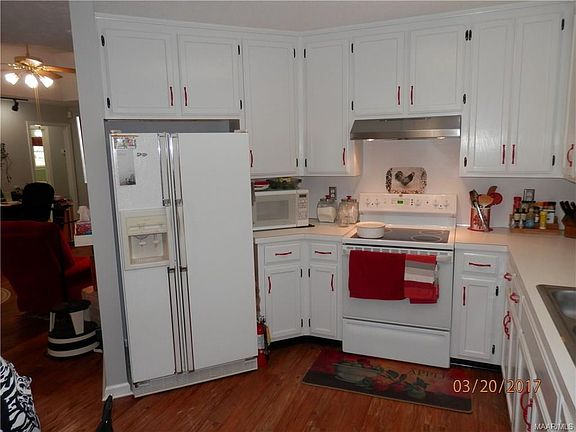 4th image of 3864 Berkshire Dr