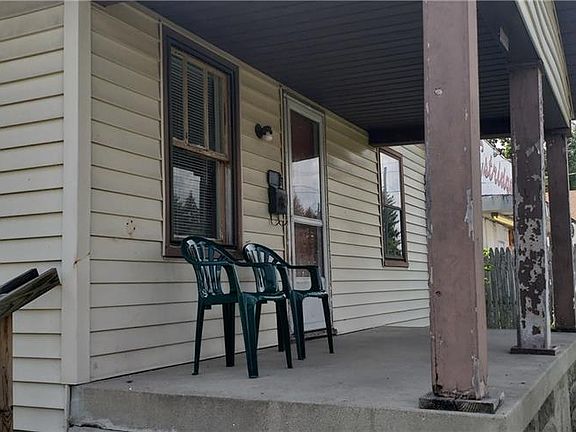 4th image of 4224 Hoover Ave
