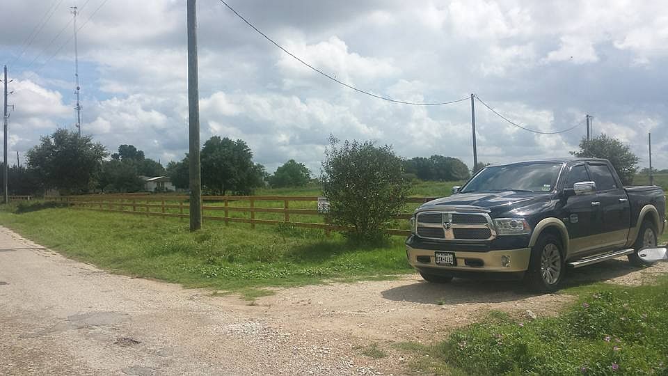2nd image of 2174 Beckendorff Rd