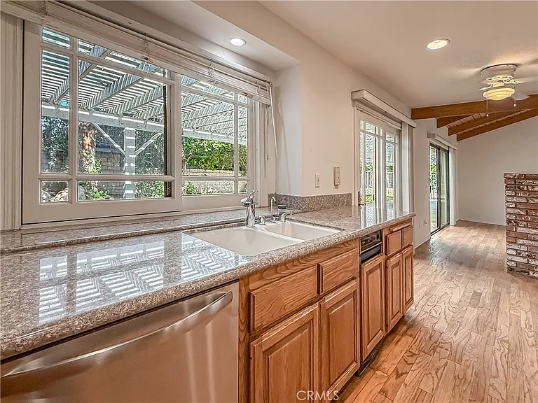 9201 Paso Robles Ave — Photo 23